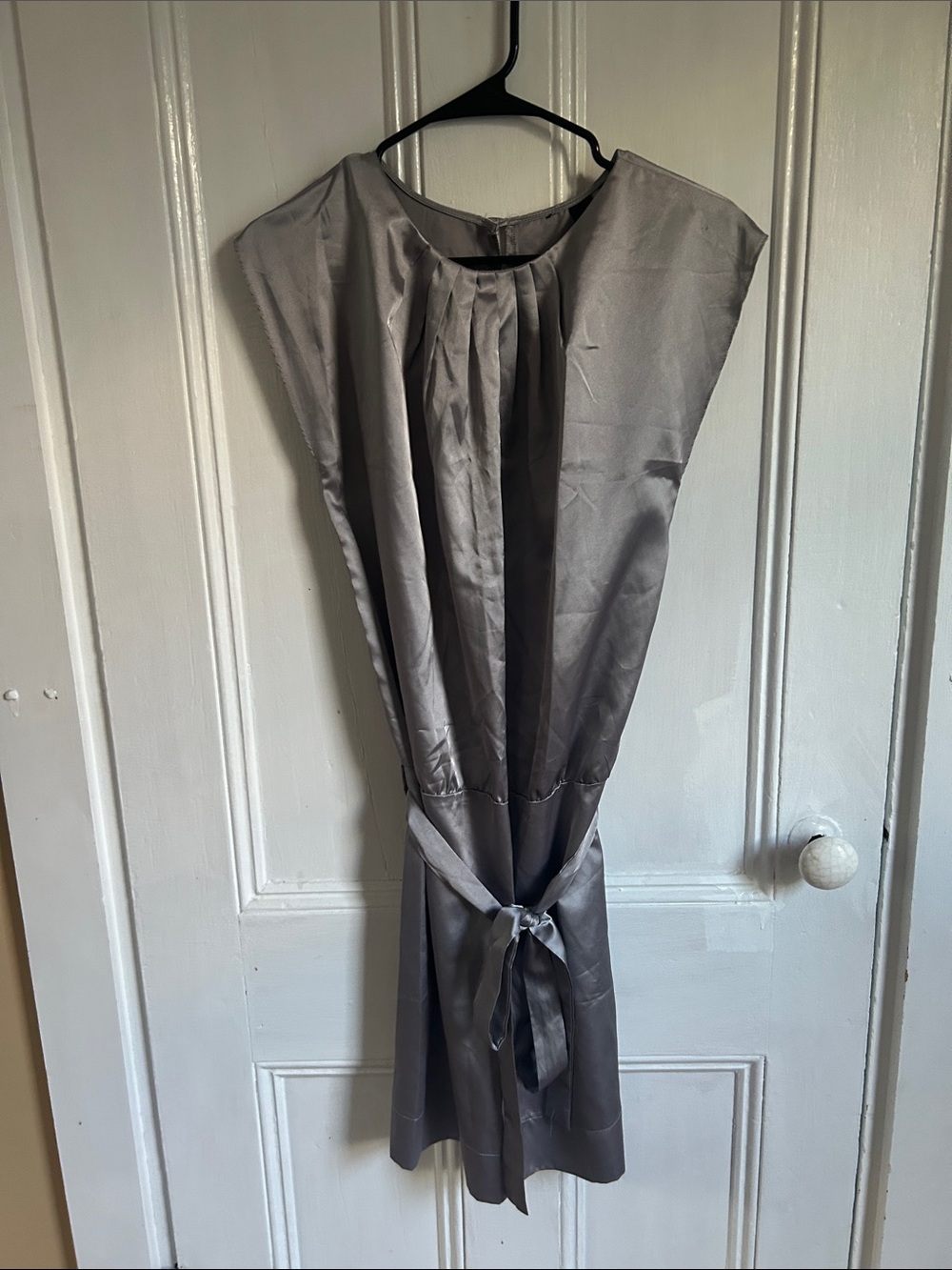 Elegant Gray Satin Tie-Waist Women's Dress